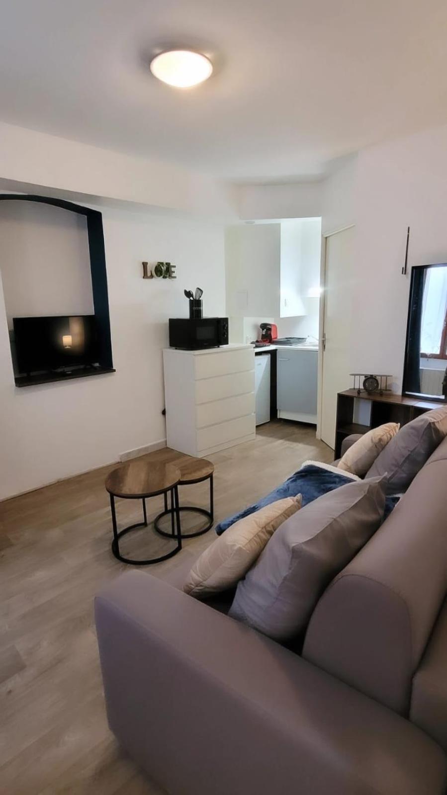 Studio B Aux Pieds Des Thermes Neris-les-Bains Luaran gambar